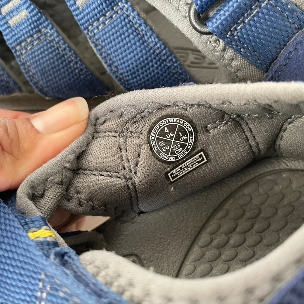 Keen Kids Navy Blue Charcoal Newport H2 Adventure Sandals Size 4 Waterproof